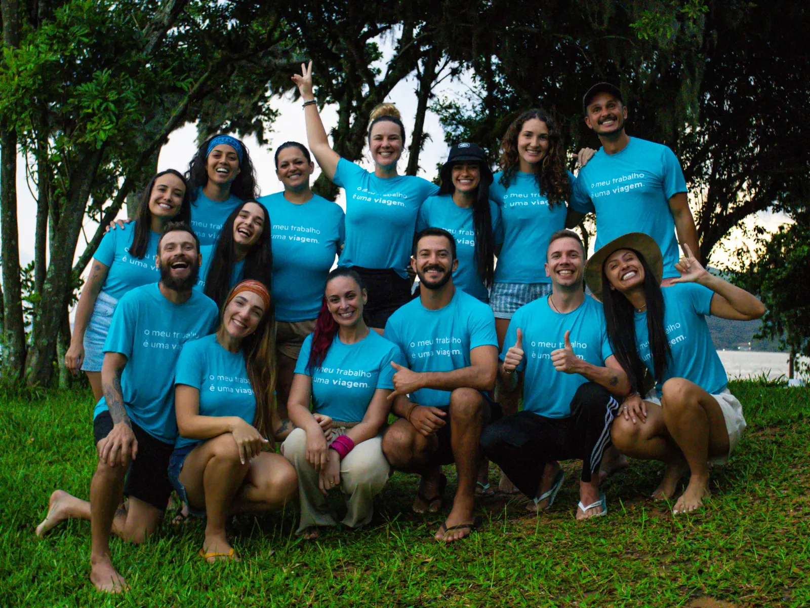 Equipe da Ana Carms Expedições reunida na natureza